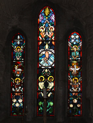 STAINED GLASS WINDOW