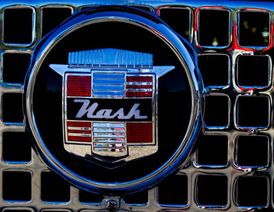 1959 Nash Metropolitan Grill Emblem