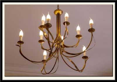Attractive light fitting and bulbs