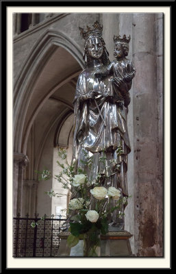 Madonna and Child with flowers