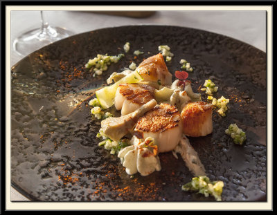 Noix de coquilles Saint-Jacques, crmeux dartichauts, tzatziki mousseux