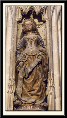 Statue of Queen Esther