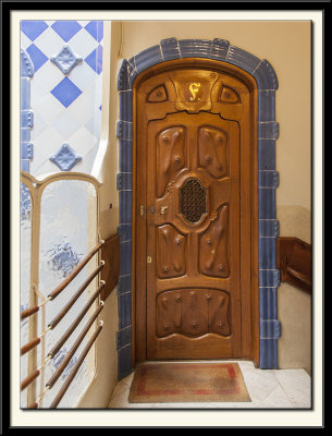 Front Door to Flat F