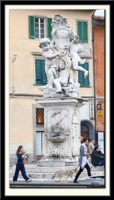 Cherubs Statue