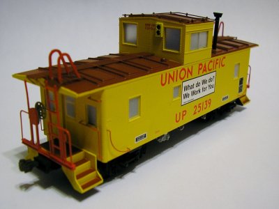 Union Pacific Cupola Caboose 25139