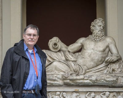 Obligatory photo in front of a statue