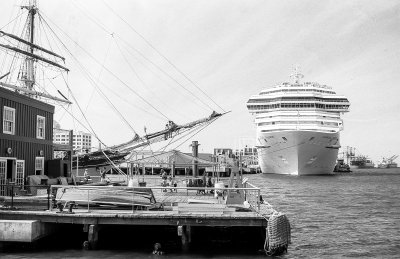 Two_Ships_X700005.jpg