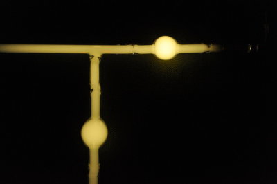 Geissler tube with persistent glow