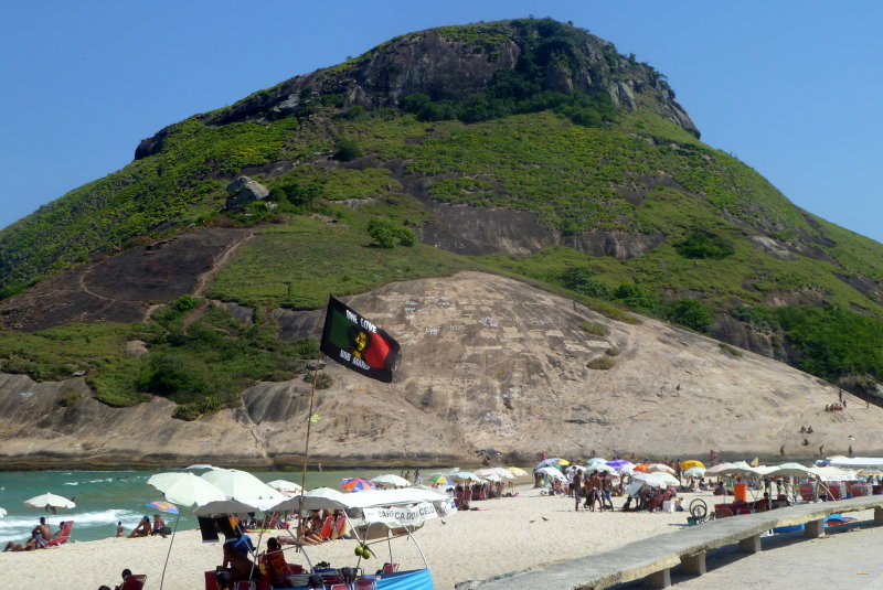 NA PRAIA DO  RECREIO DOS BANDEIRANTES  P1080585.JPG