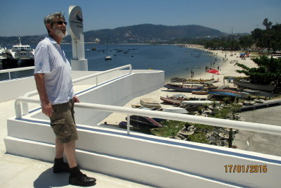 Eckhart vor dem kleinen Fhrhafen in Niteroi  IMG_0741.JPG
