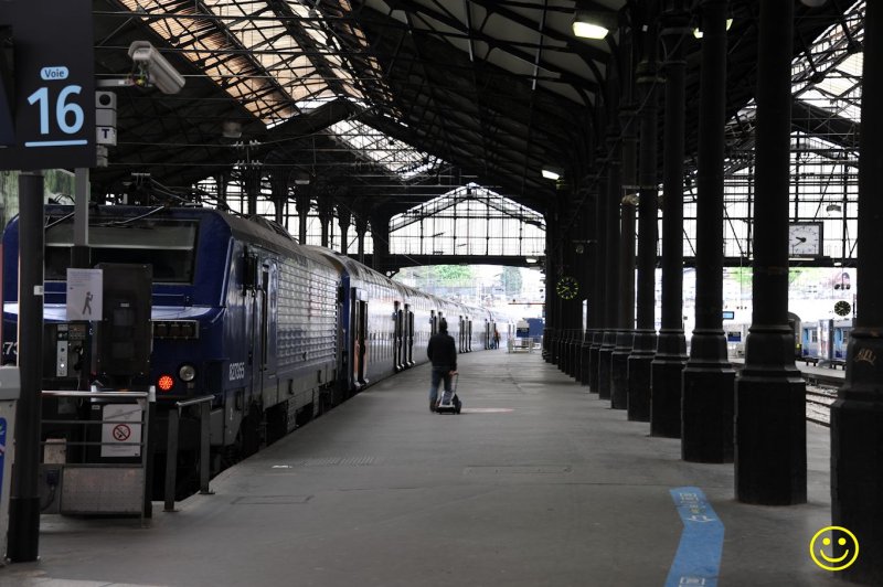 Gare Paris St Lazare. Fri 17.