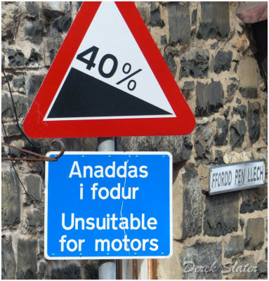 Harlech road sign