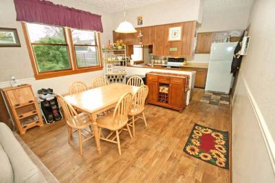dining kitchen 6580.jpg