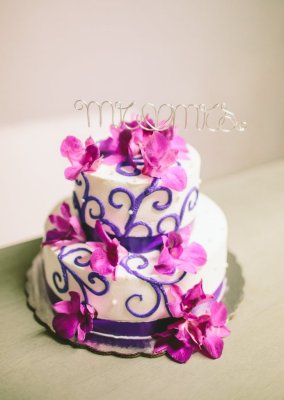 Purples in bloom wedding cake. KERBY LOU PHOTOGRAPHY www.kerbylouphotography.com