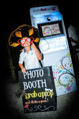 Photo Booth Sign - Photo by Cecilia Dumas
