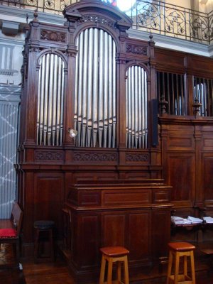 Recently refurbished Organ  - Canaille Col