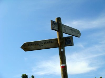 Directions in both Spanish and Bas