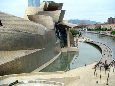 Museum - looks like a ship - Frank Gehry
