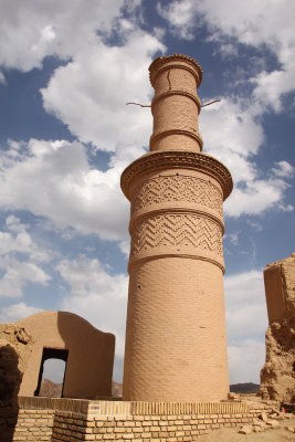 Shaking minaret