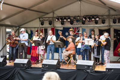 THE GRUBS UKELELE GROUP