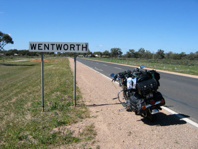 APPROACHING WENTWORTH, NSW