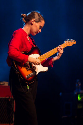 AnnaCalvi_007.jpg