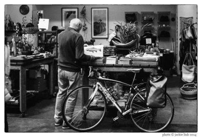 Ferry Bldg. shopper with bicycle.jpg