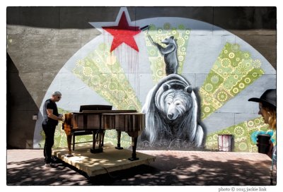 05 Piano & Mural on Market Street