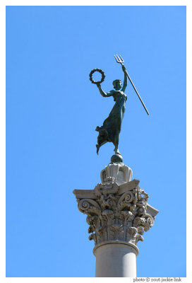 Union Square statue at 163 mm.jpg