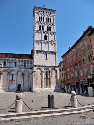 Lucca Church Square