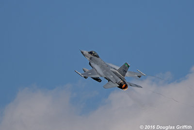 hGeneral Dynamics F-16 Fighting Falcon (Viper): SERIES of Five Images