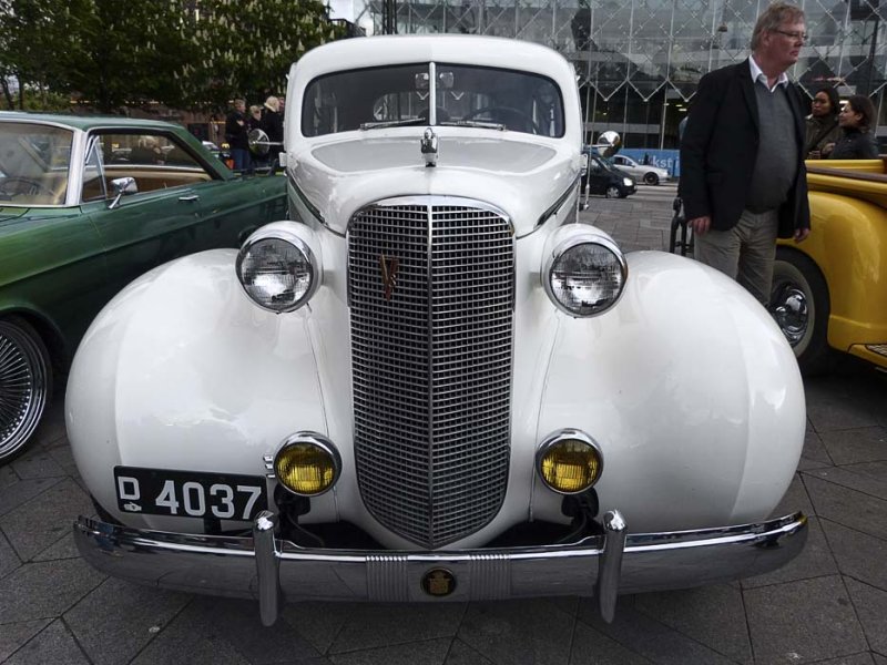 Promenade dans Copenhague / Walking in Copenhagen - Cadillac 1937