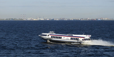 Départ de Saint-Petersbourg / Leaving St. Petersburg