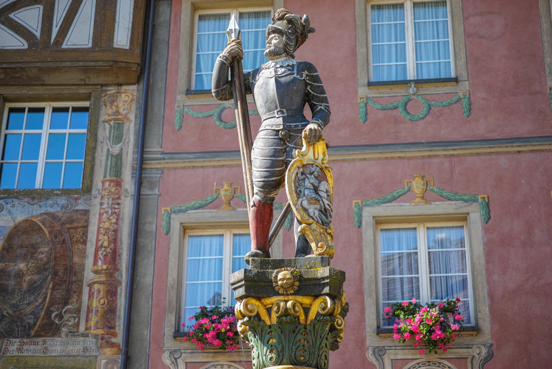 Town Fountain w/Warrior of 1601