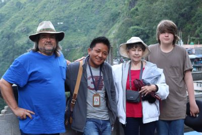 The end of Tibet, preparing to cross the border