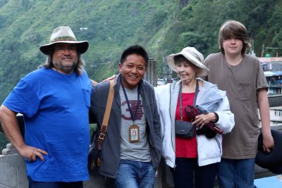 The end of Tibet, preparing to cross the border