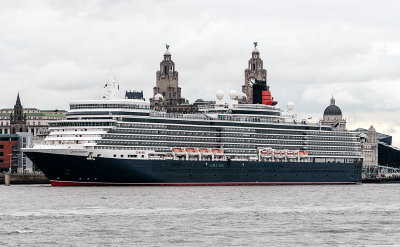 Queen Elizabeth and the liver birds