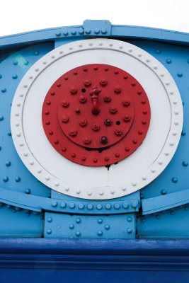 Detail on the bridge