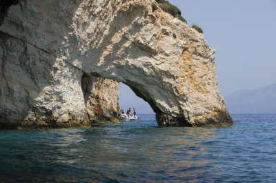 bluecaveboat1-sk.JPG