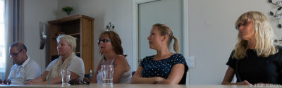 Dagen brjade med ett litet mte, uppmrksamma deltagare
