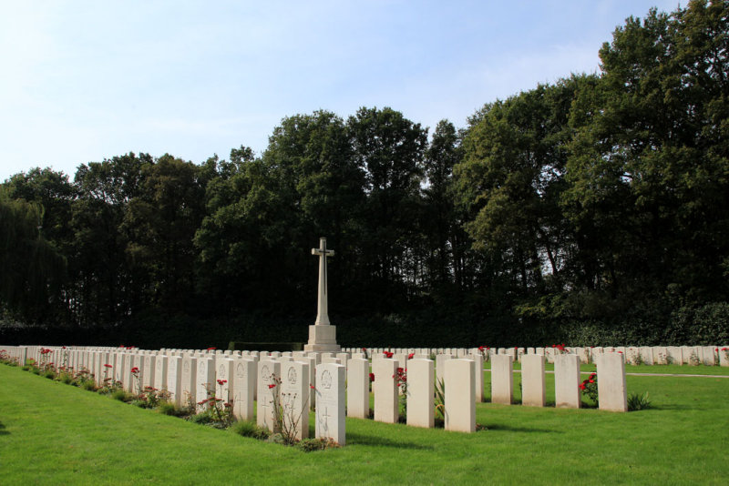 Ploegsteert - Royal Berks Cemetry