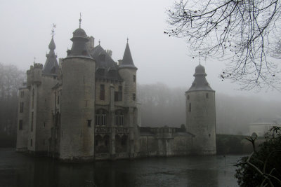 Vorselaar - Castle in the mist