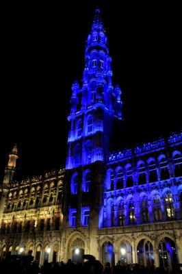 Brussels - Grand Place - Cityhall with X-mas lightshow!!