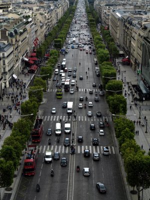 Champs Elysees from Arc de Triomphe _10_0037.jpg