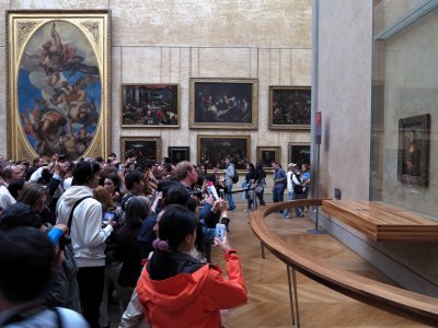 Crowds at Mona Lisa _11_0137.jpg