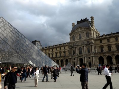 Louvre exterior _11_0225.jpg