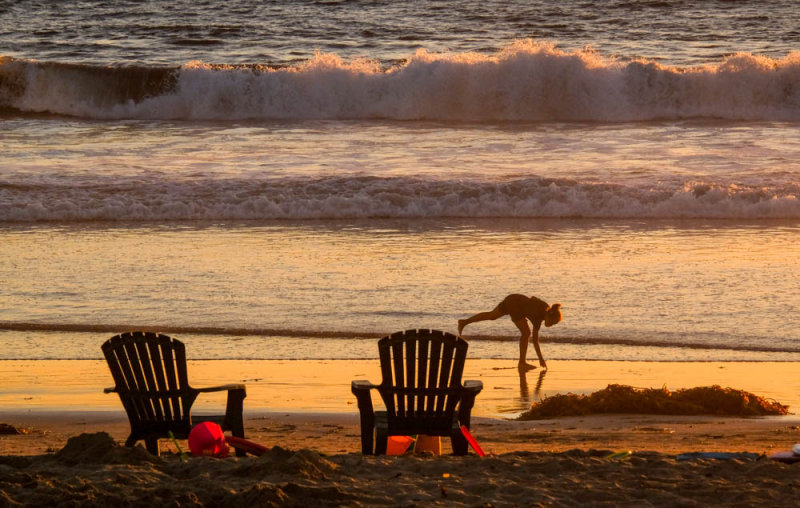 Shell-seeker, Imperial Beach, California, 2014