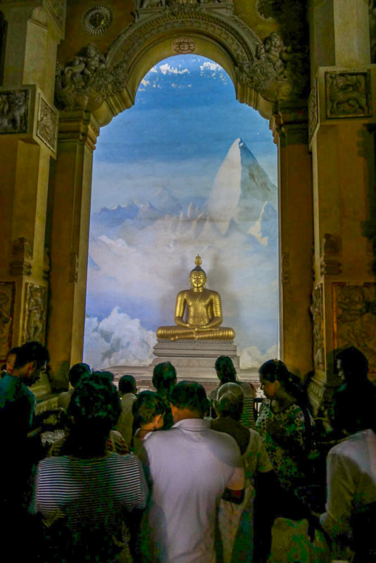 Reverence, Kelaniya Temple, Colombo, Sri Lanka, 2016