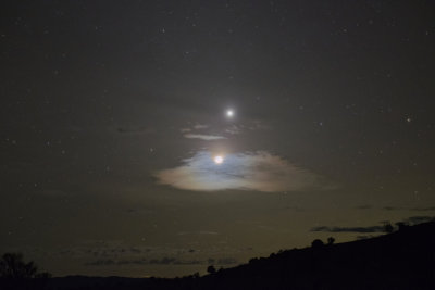 The Moon and Venus just before dawn 