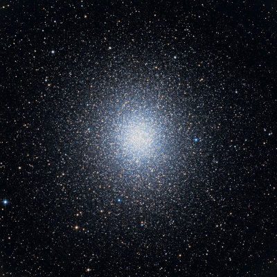 Gigantic Globular Star Cluster Omega Centauri 